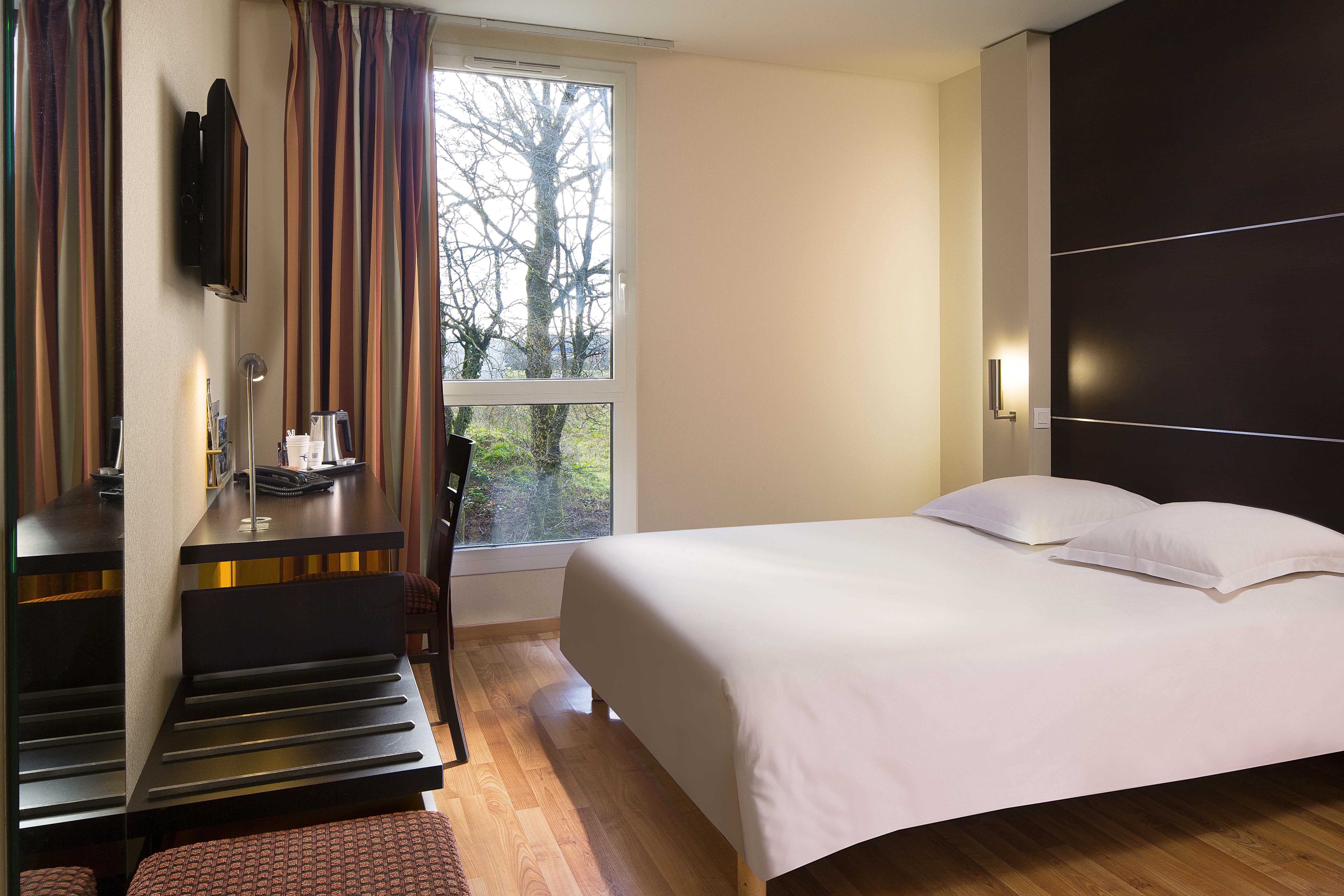 Escale Oceania Rennes Cap Malo Hotel La Meziere Buitenkant foto