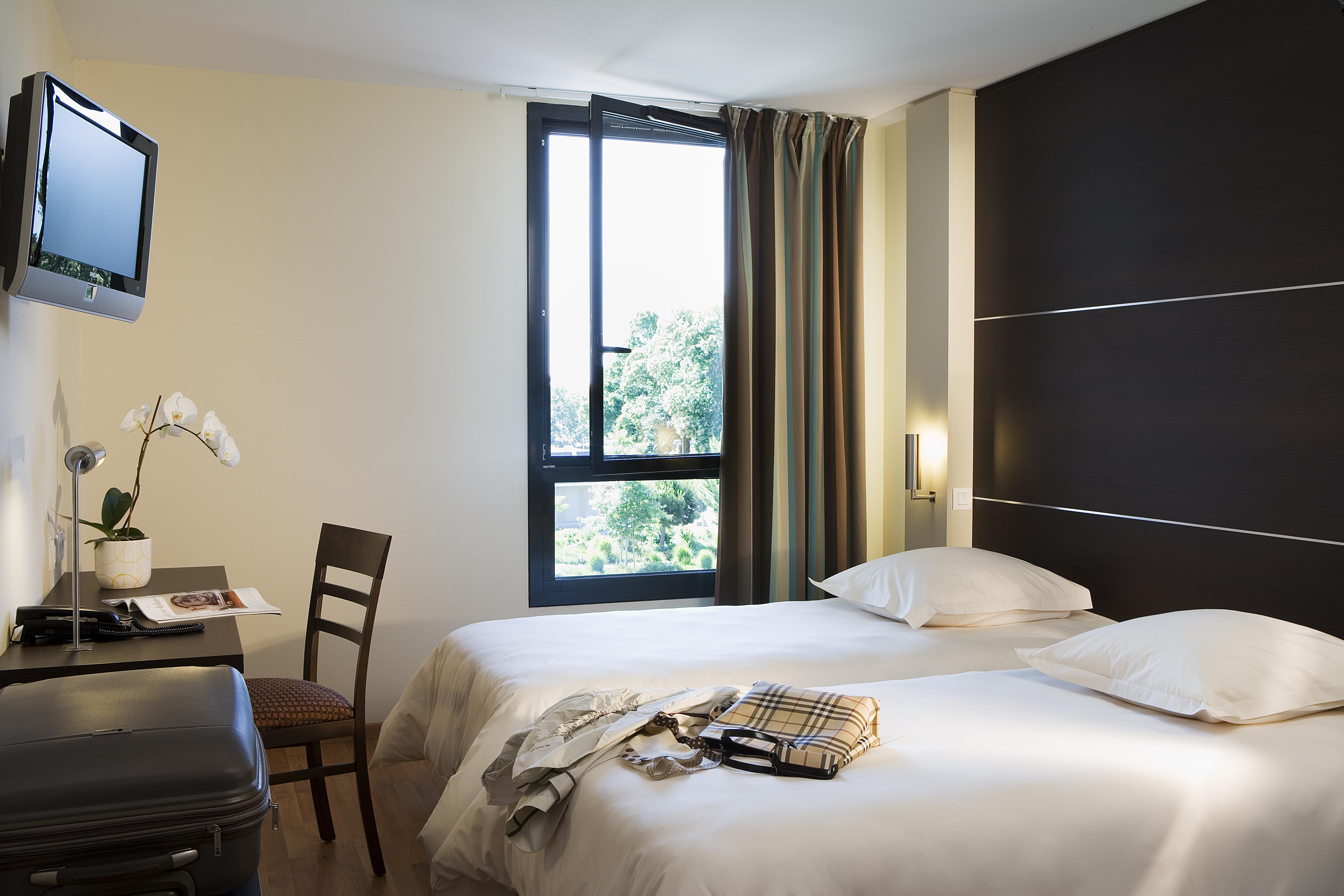 Escale Oceania Rennes Cap Malo Hotel La Meziere Buitenkant foto