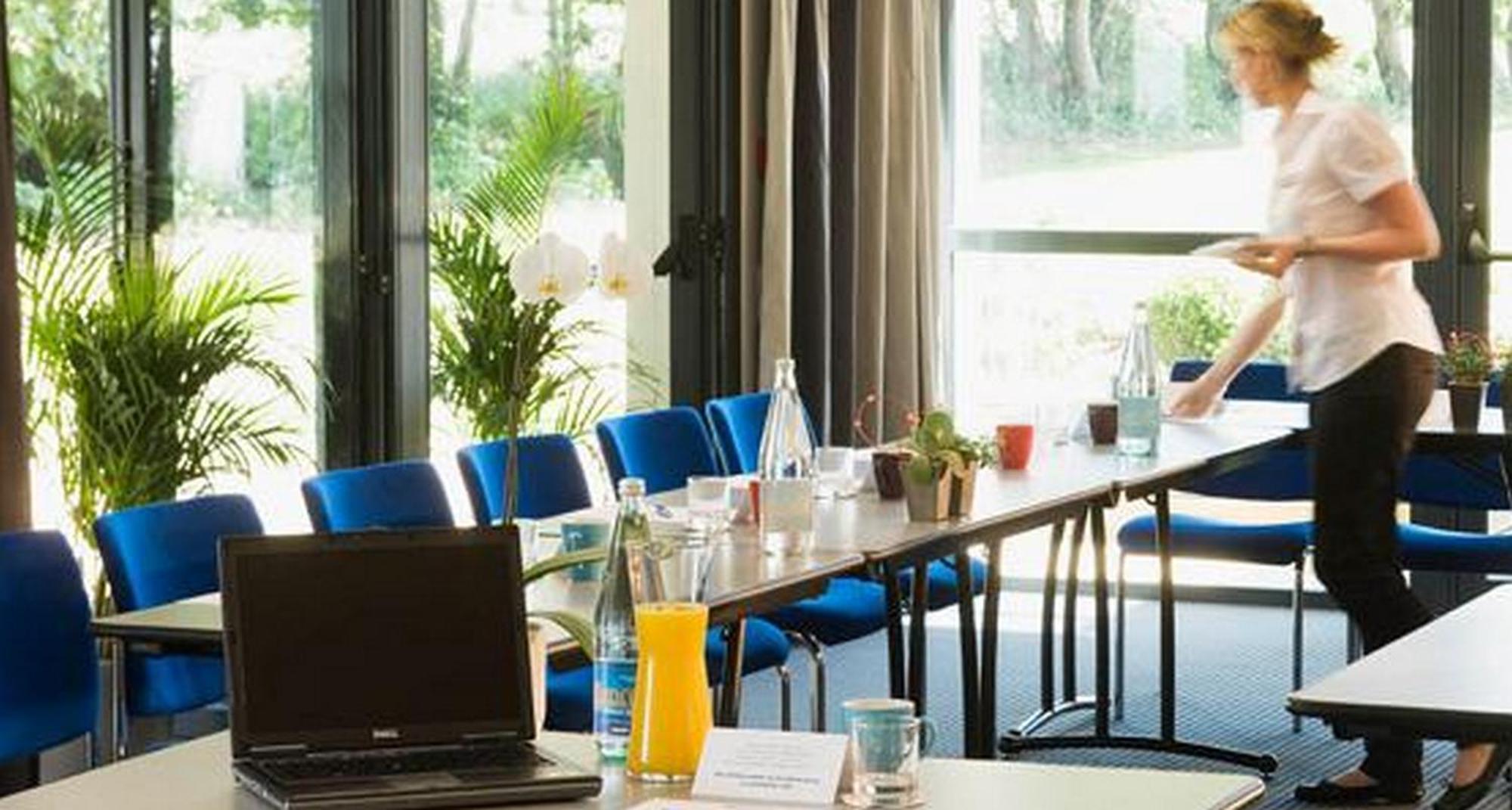 Escale Oceania Rennes Cap Malo Hotel La Meziere Buitenkant foto