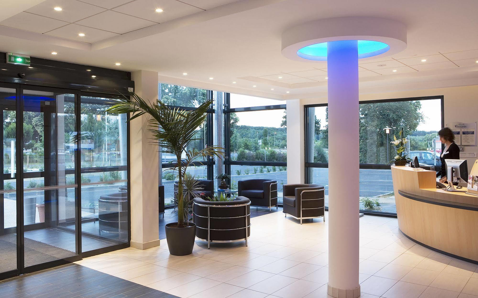 Escale Oceania Rennes Cap Malo Hotel La Meziere Buitenkant foto